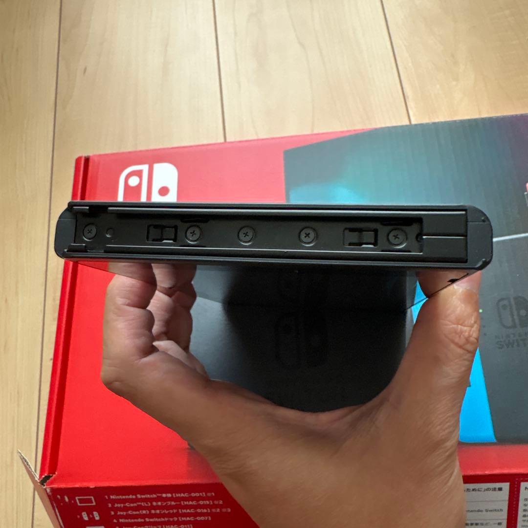 美品　Nintendo Switch ネオンブルー/ネオンレッド 本体