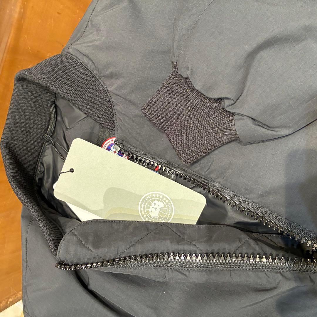   カナダグース　Frasier Bomber ダウン