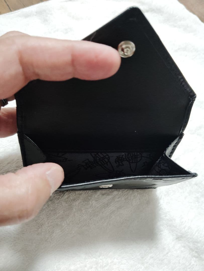 Vivienne Westwood三つ折財布　マット黒 新品　未使用