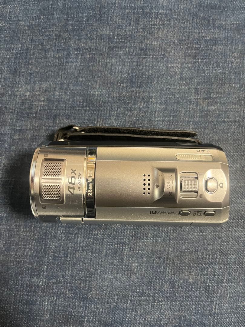 ビデオカメラ　Panasonic HC-V600M