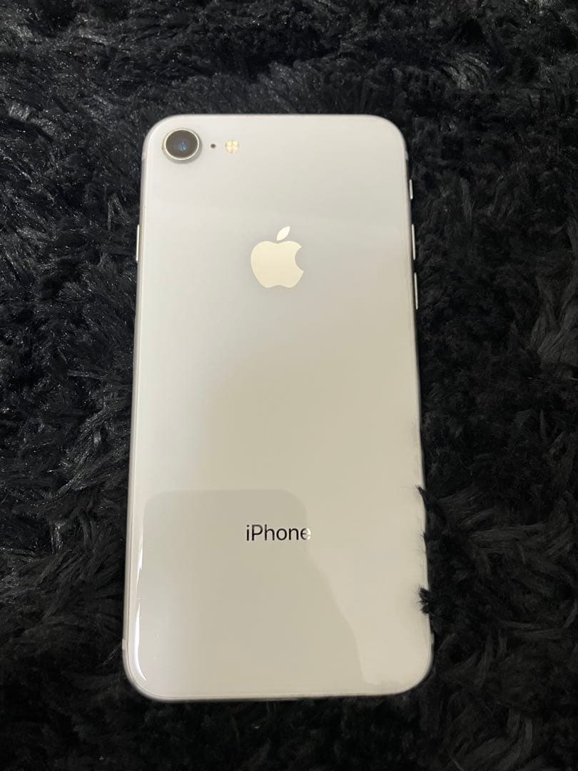 Apple iPhone 8 ホワイト本体