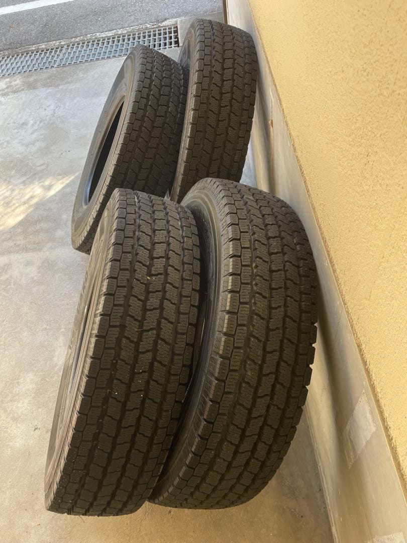 YOKOHAMA ice GUARD 15インチ スタッドレス4本ハイエースなど