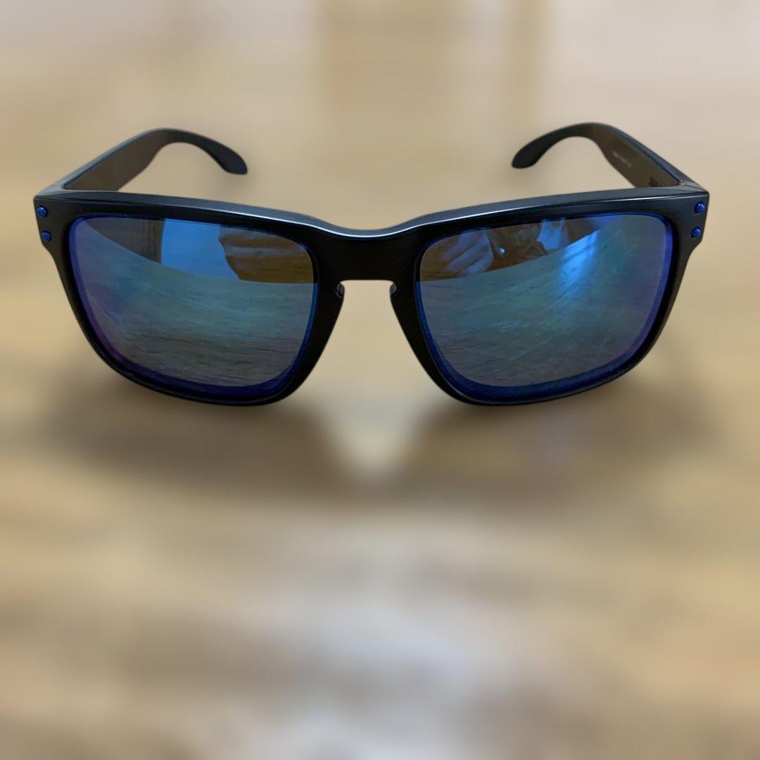 Oakley サングラス ブルーレンズ ブラックフレーム
