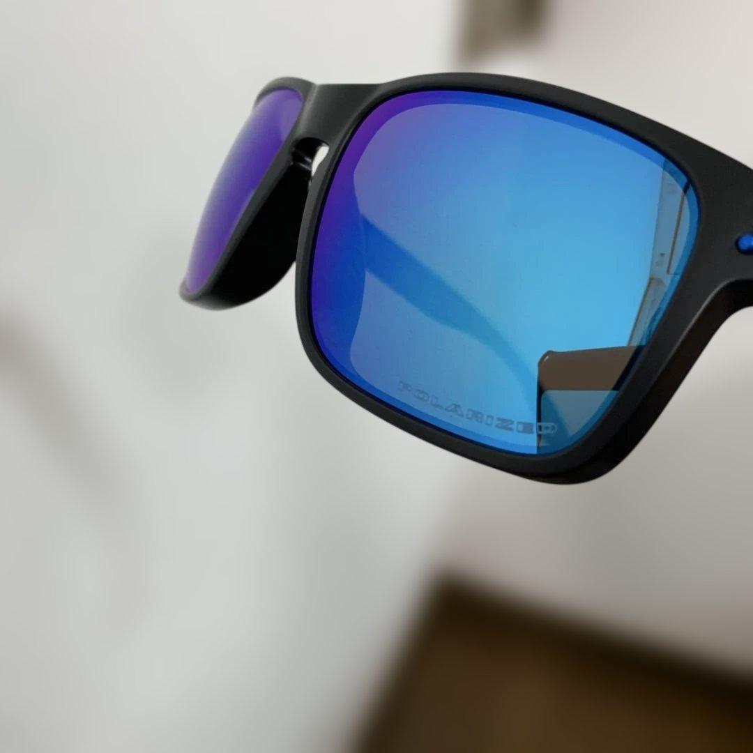 Oakley サングラス ブルーレンズ ブラックフレーム