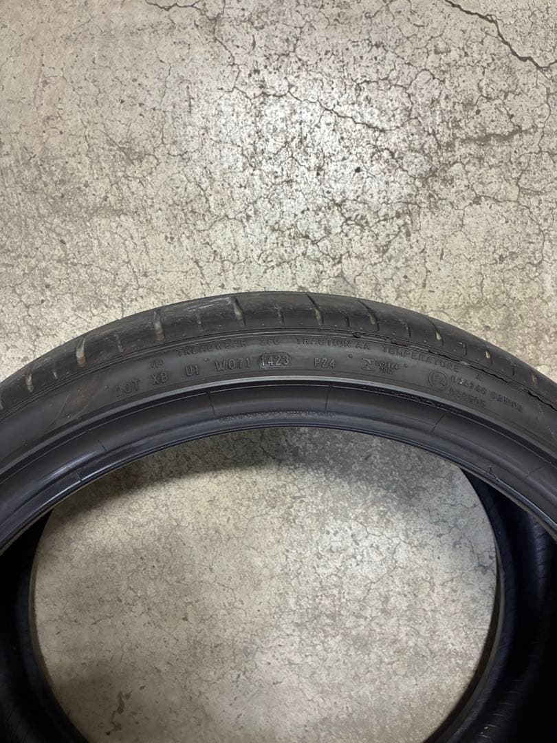 ま*ん様 ピレリ　P-ZERO 245/35ZR19 2023年　パンク歴なし