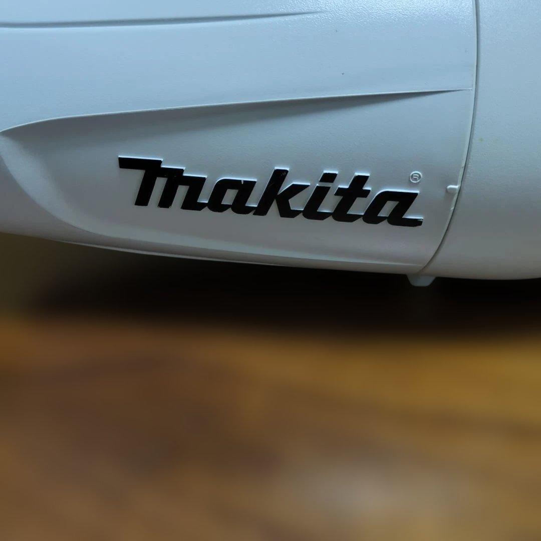 「極美品・使用少」 マキタ 充電式クリーナー CL180FD 18V バッテリー