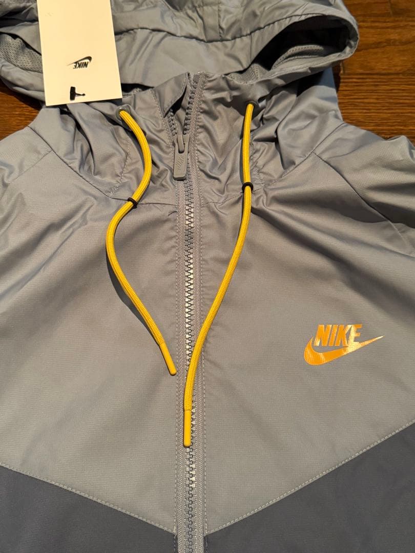 ナイキNIKE フード付きナイロンジャケット 新品未使用