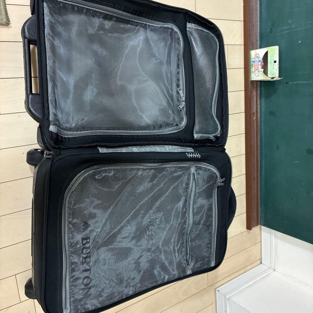 BURTON ウィーリー フライト デック バートン　38L スーツケース 黒色
