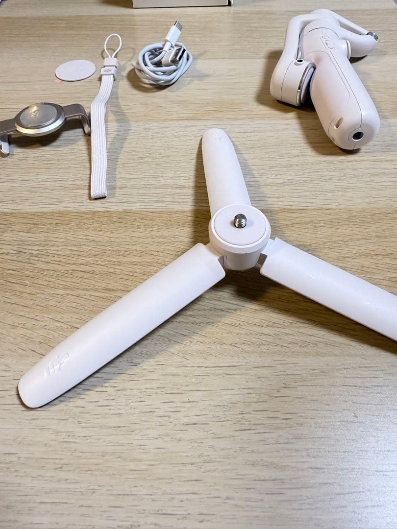 DJI OM 5 サンセットホワイト（サードパーティ製MagSafeマウント付）