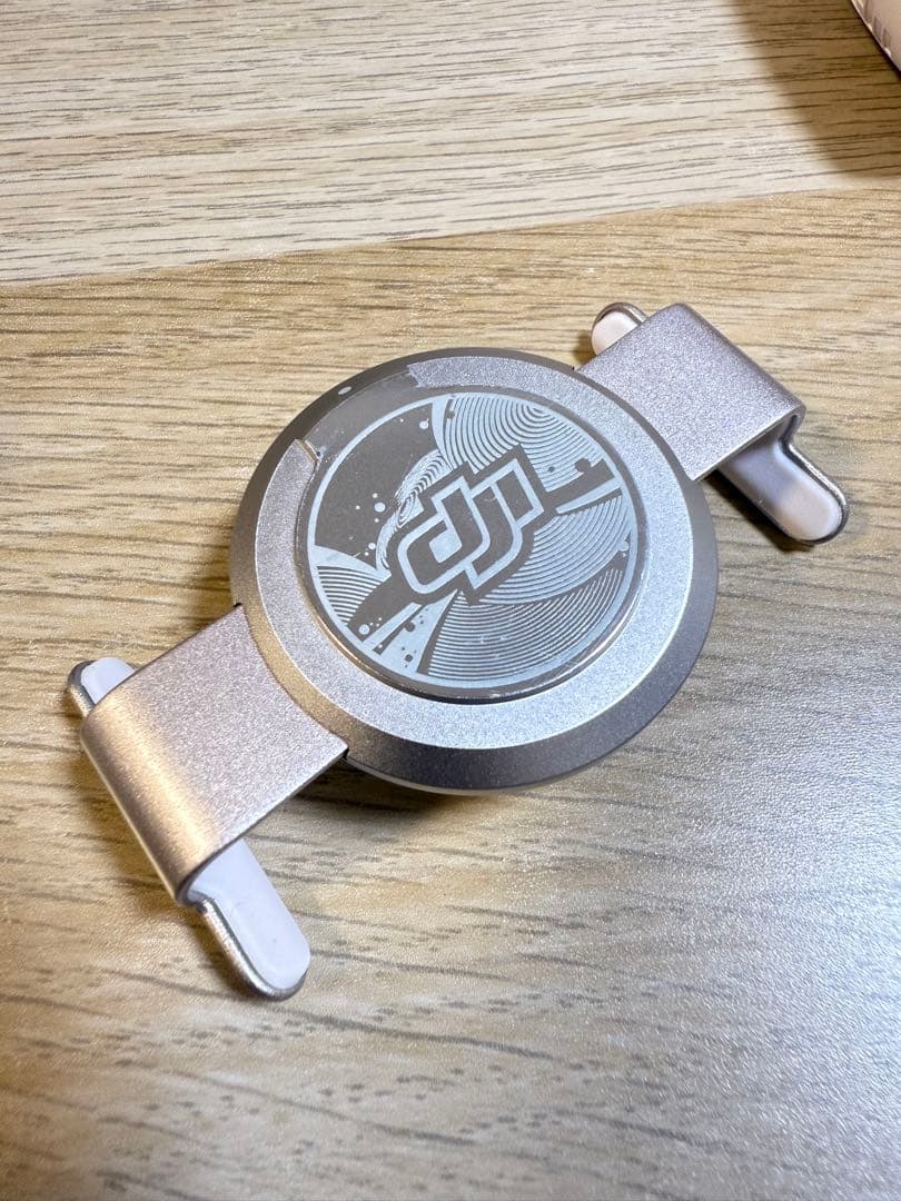 DJI OM 5 サンセットホワイト（サードパーティ製MagSafeマウント付）