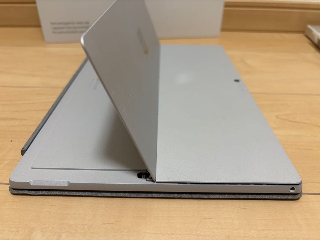 Windowsタブレット本体 Surface Pro 5 4GB / 128GB