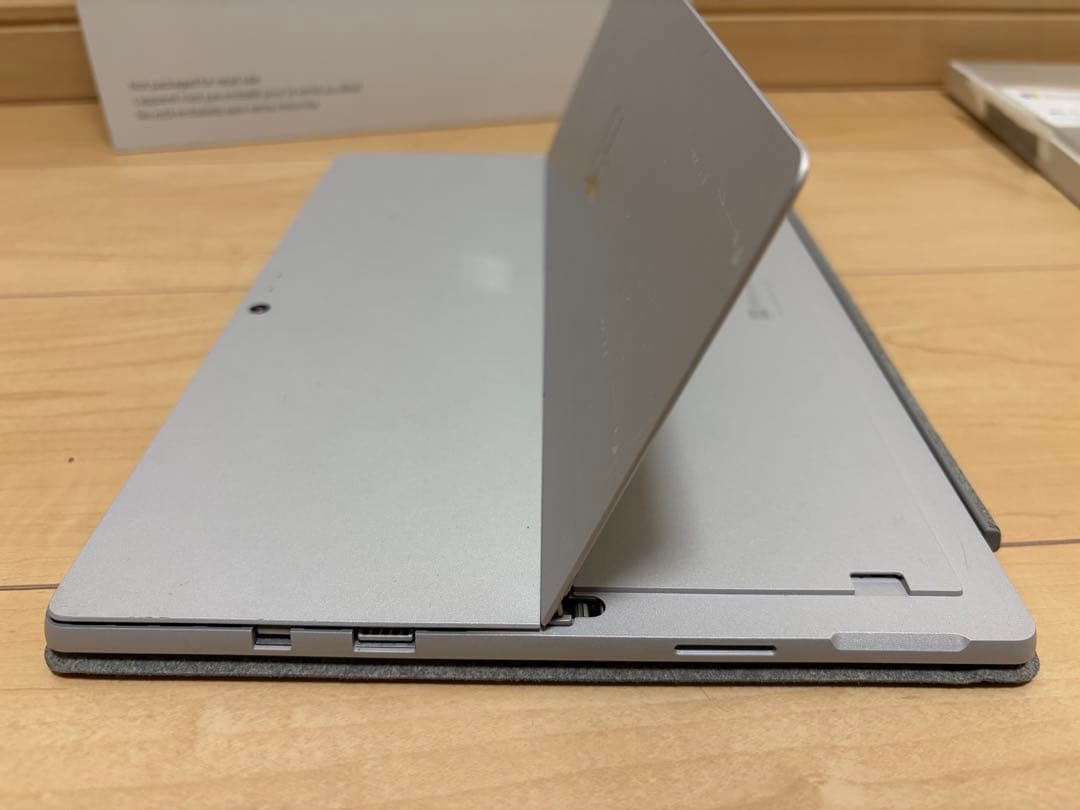 Windowsタブレット本体 Surface Pro 5 4GB / 128GB