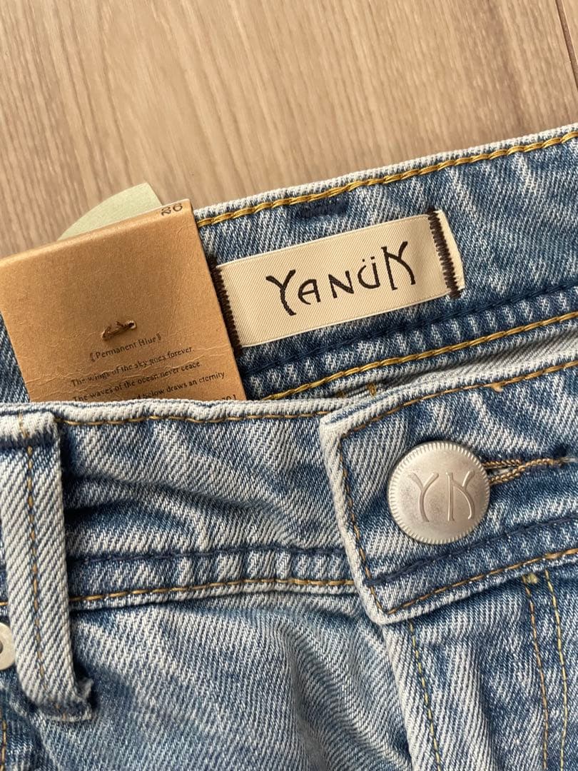【未使用品】 YANUK ストレート”LOUISE” ブルーデニム 26