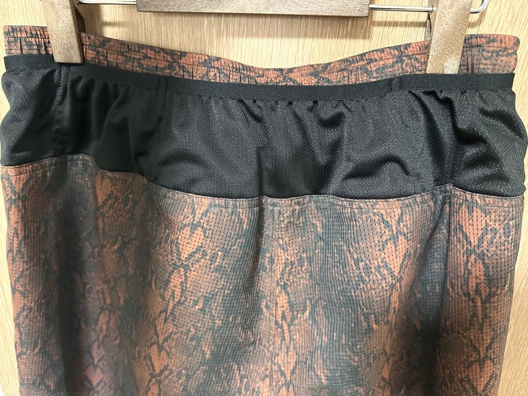 ウォーキング・ランニングウェア PYTHON PATTERN 7 POCKETS RACING SHORTS