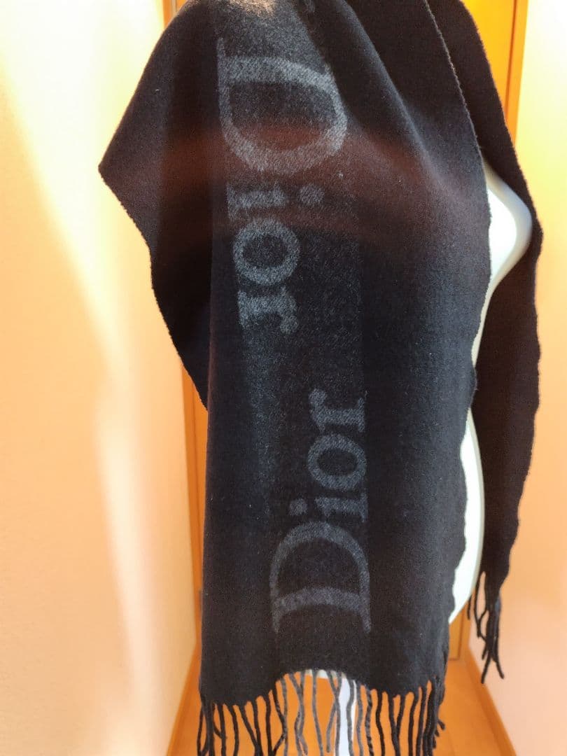 Dior ロゴ入り ブラックマフラー フリンジ付き