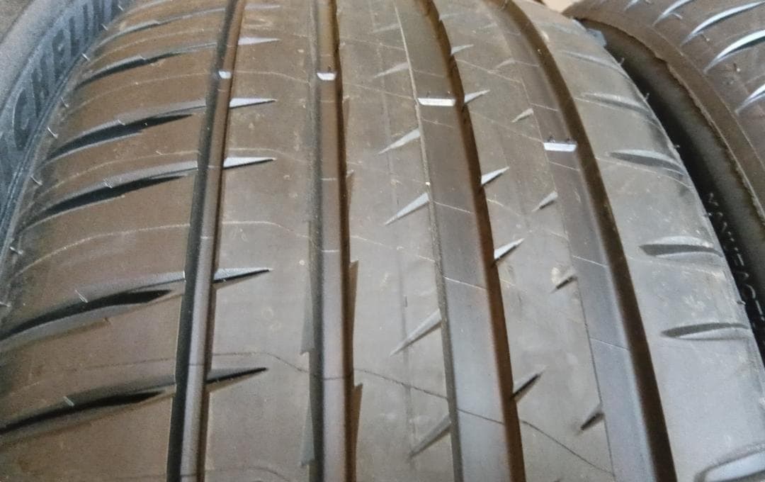 送料含未使用2本　225/45R18ミシュランパイロットスポーツ4　PS4
