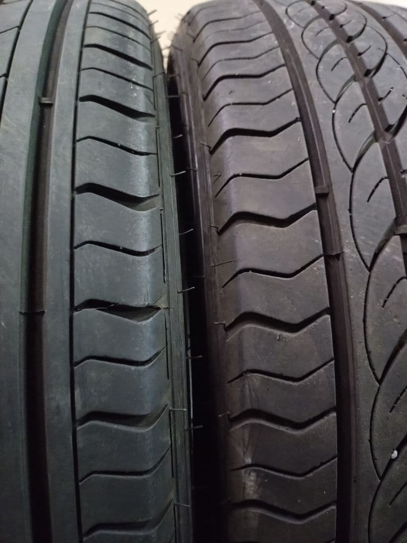 バリ溝！215/45r18 ４本　アジアンタイヤ