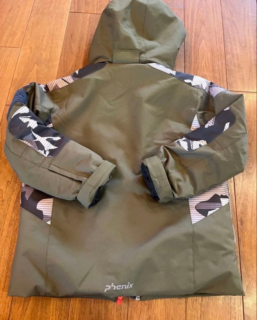 【Phenix 】スキーウェア 130サイズ　上下セット美品