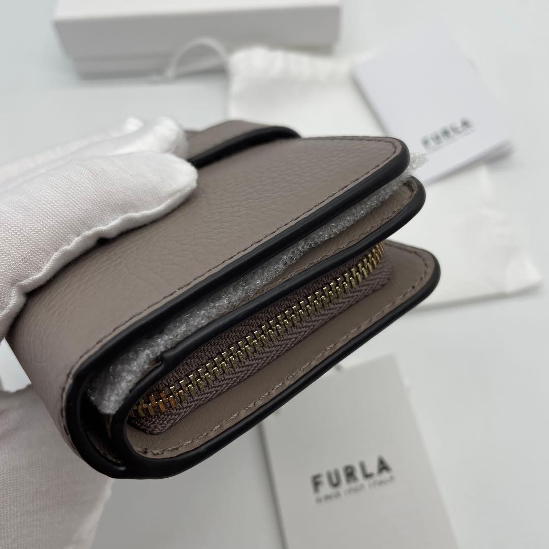☆新品未使用☆FURLA☆フルラ☆二つ折り財布☆