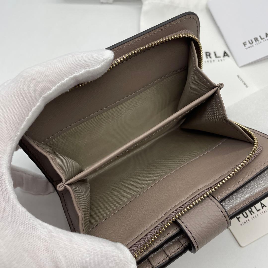 ☆新品未使用☆FURLA☆フルラ☆二つ折り財布☆