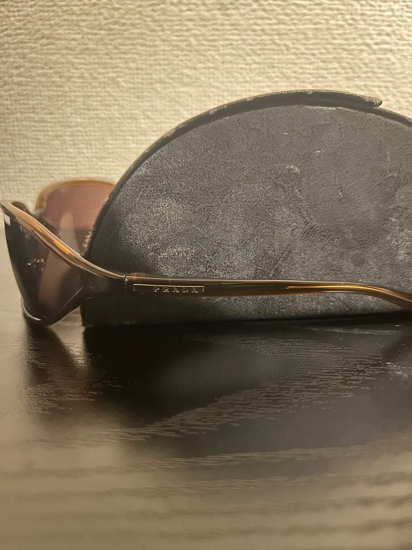 PRADA 2000sサングラス　io着用