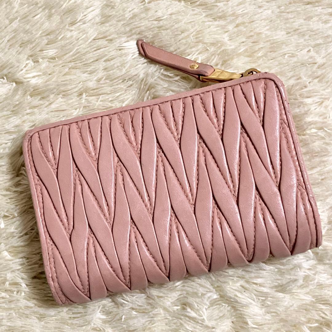 【美品】MIU MIU マテラッセ 折り財布 L字ファスナー ベージュピンク