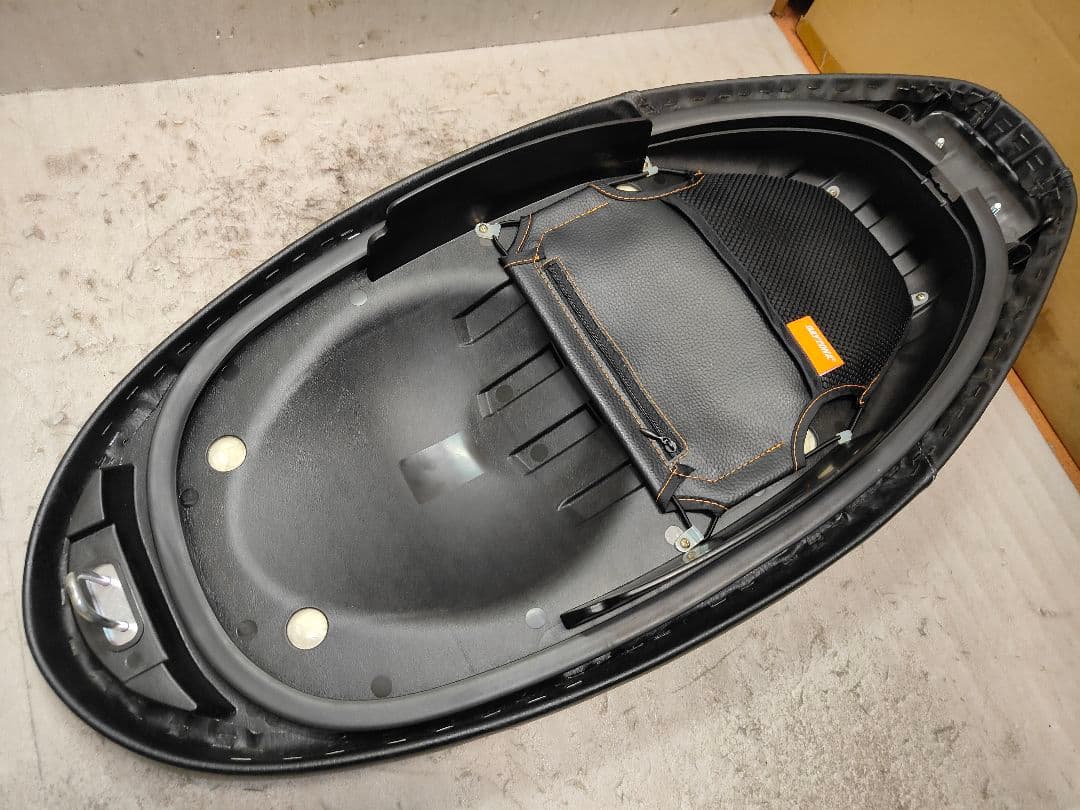 SE44J 3型 台湾シグナスX 純正シートあんこ抜き