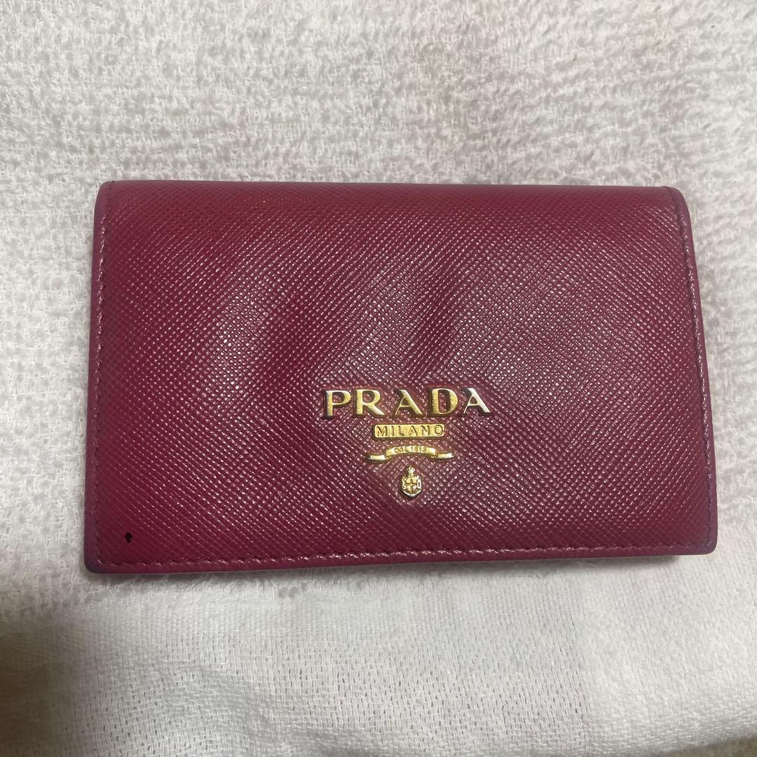 PRADA ピンク名刺入れ