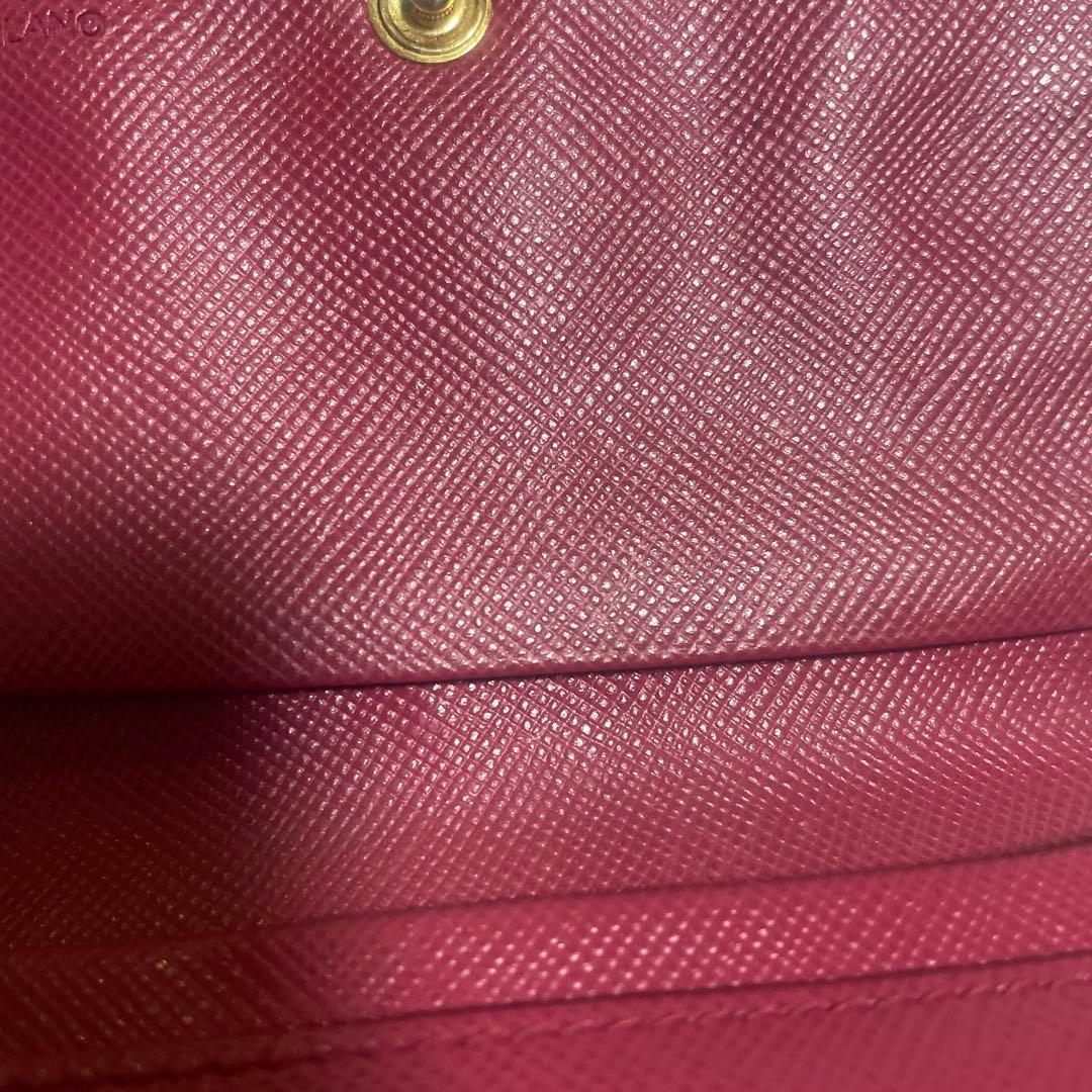 PRADA ピンク名刺入れ