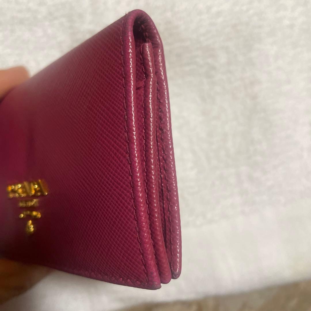 PRADA ピンク名刺入れ