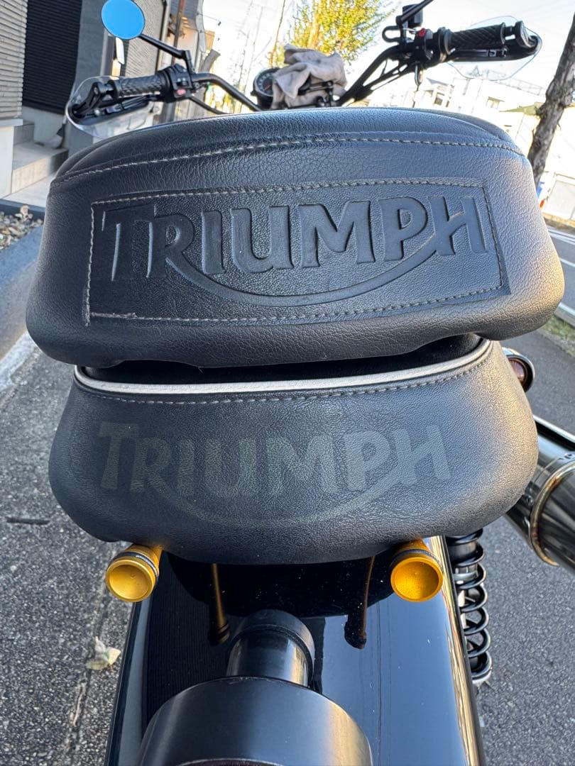 Scrambler 空冷モデル　タックロールシート　張替え