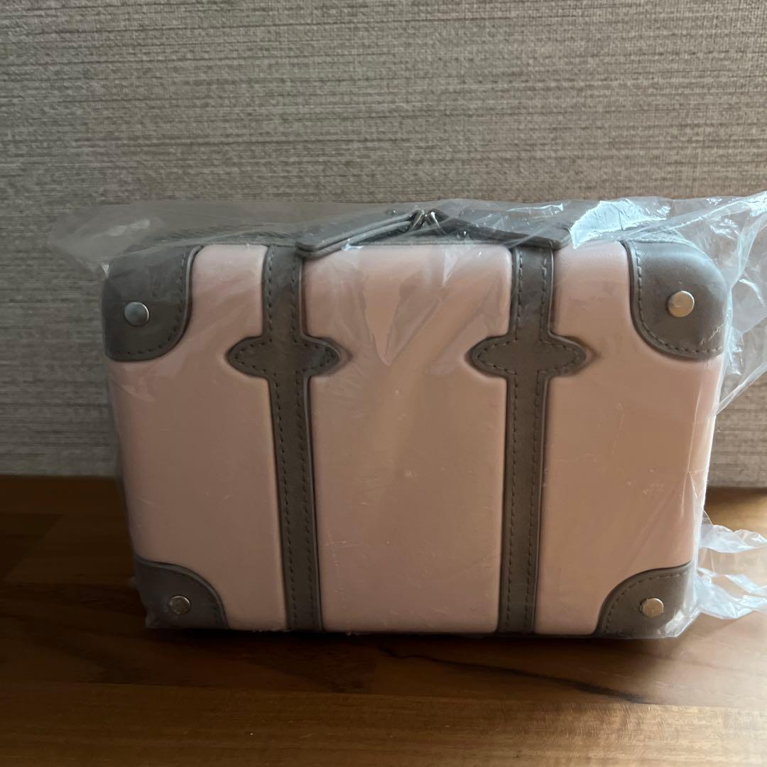 ANA グローブトロッター ファーストクラス アメニティ　新品　ピンク