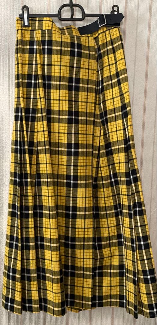 まめ　新品　ミディウミ　イエロー チェックラップスカート