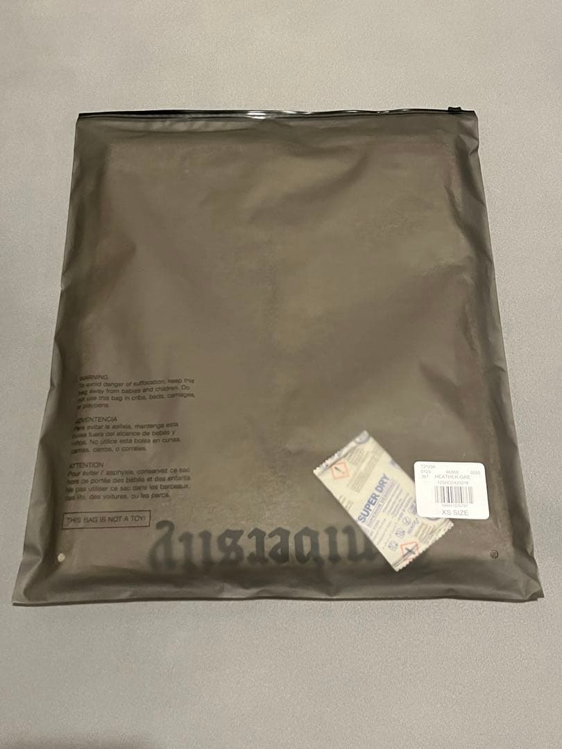 【新品未使用】Fear of God ESSENTIALS Tシャツ
