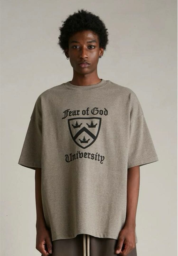 【新品未使用】Fear of God ESSENTIALS Tシャツ