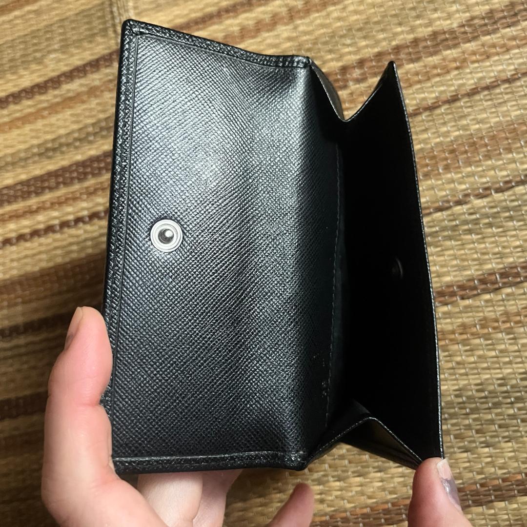 PRADA 二つ折り財布　三角ロゴPRADA ブラック