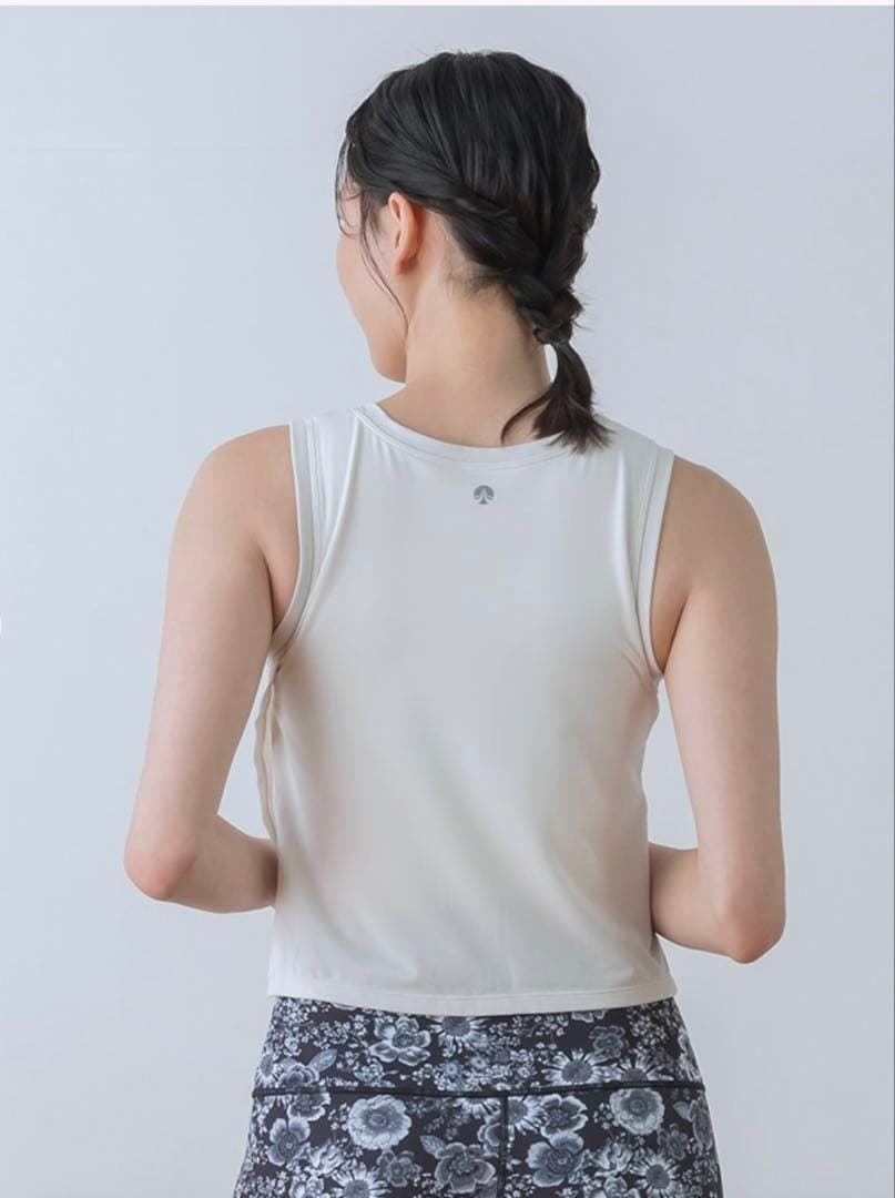 SUKALA カップ付きタンクトップ　サンドベージュ　新品
