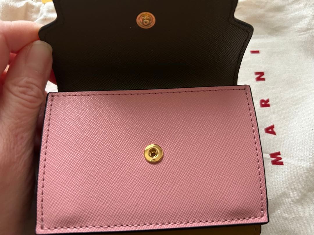 正規品新品タグ付きMARNI 三つ折り財布 オリーブグリーン/ピンク