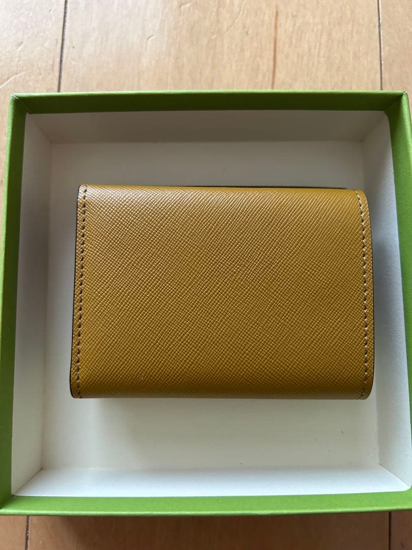 正規品新品タグ付きMARNI 三つ折り財布 オリーブグリーン/ピンク