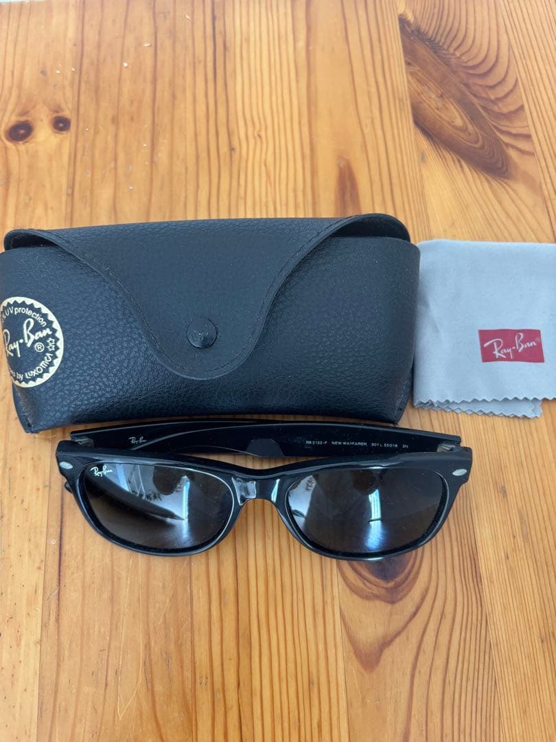 Ray-Ban RB2132 ブラックサングラス ケース付き