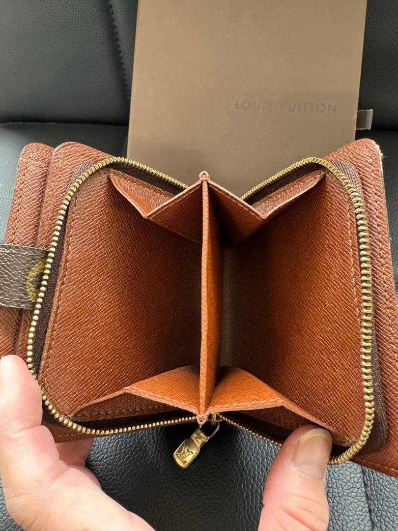 【値下げ】LOUIS VUITTON コンパクト・ジップ