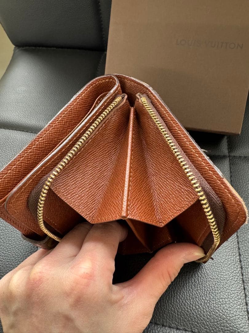 【値下げ】LOUIS VUITTON コンパクト・ジップ