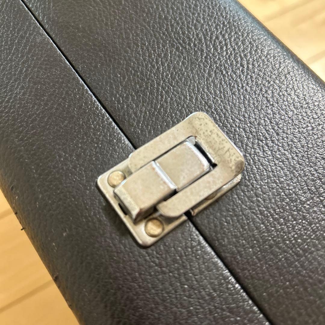 三味線本体と専用ケース、バチ付き