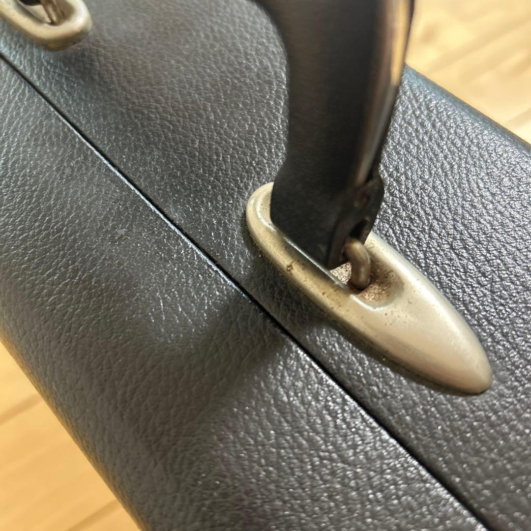 三味線本体と専用ケース、バチ付き