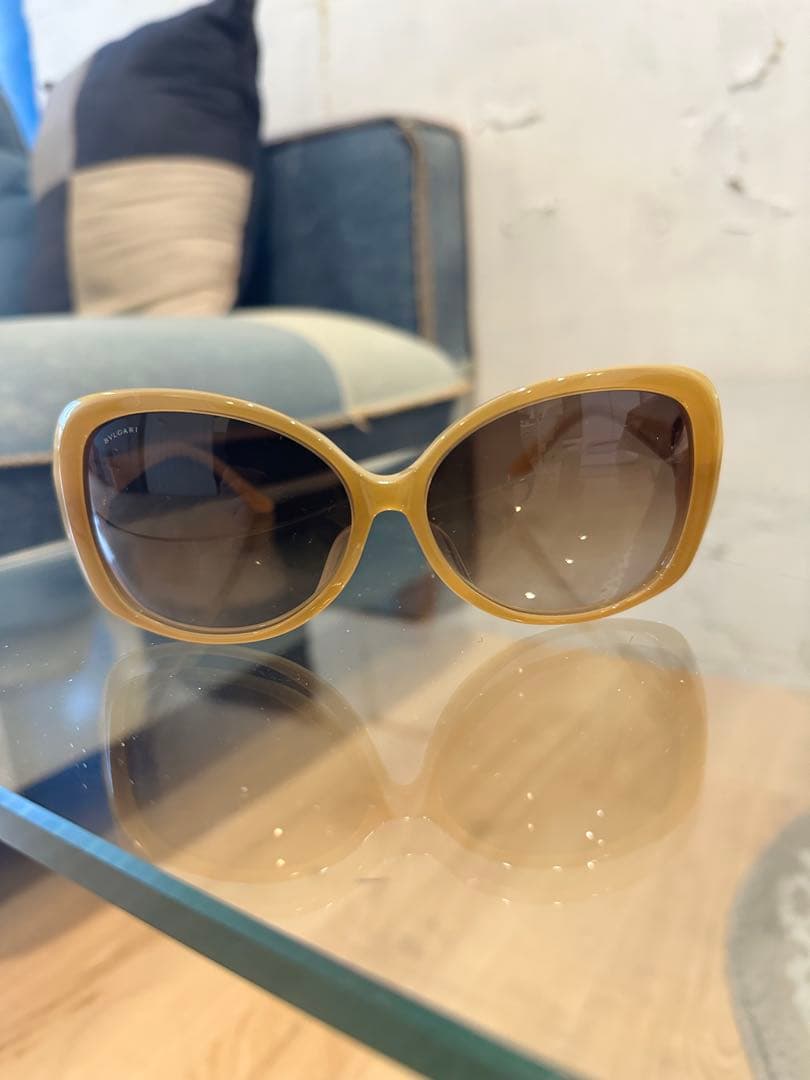 BVLGARI ベージュ キャットアイ サングラス