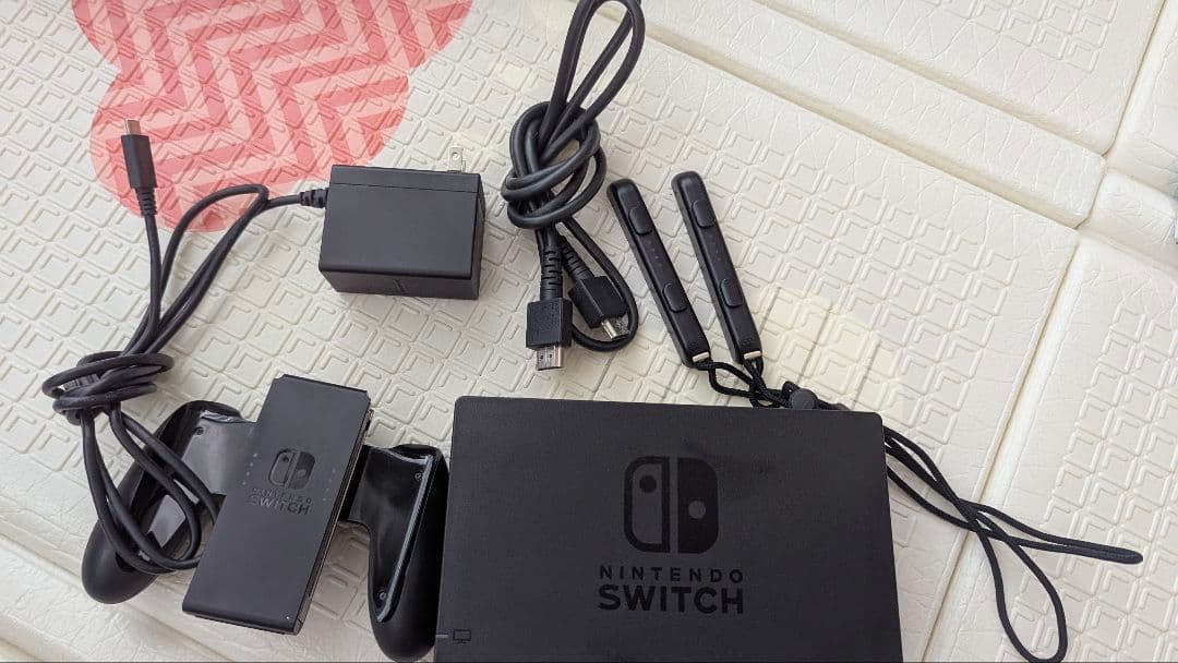 【やぽん】Nintendo Switch 本体　付属品完備+専用ケース