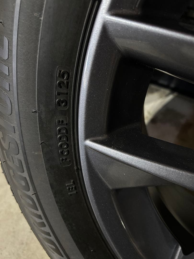 レクサスLexus LBX純正アルミ 17インチスタッドレスタイヤ走行数十キロ