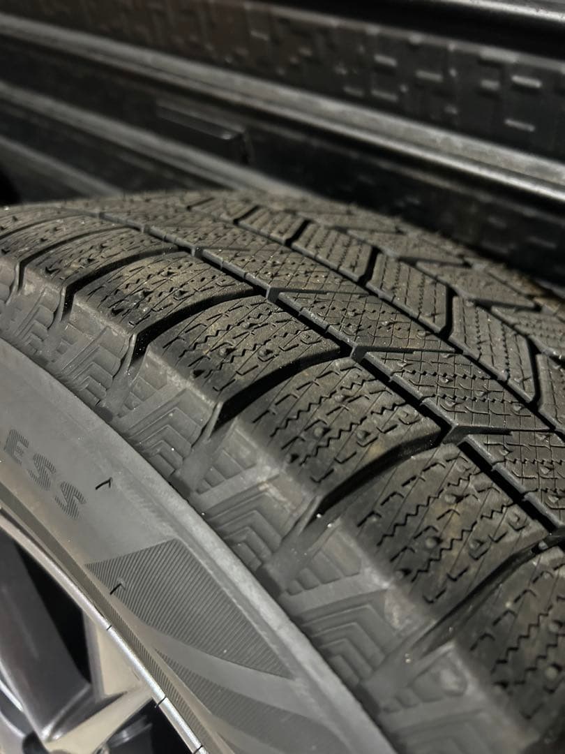 レクサスLexus LBX純正アルミ 17インチスタッドレスタイヤ走行数十キロ