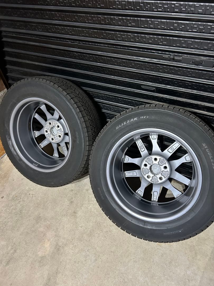 レクサスLexus LBX純正アルミ 17インチスタッドレスタイヤ走行数十キロ