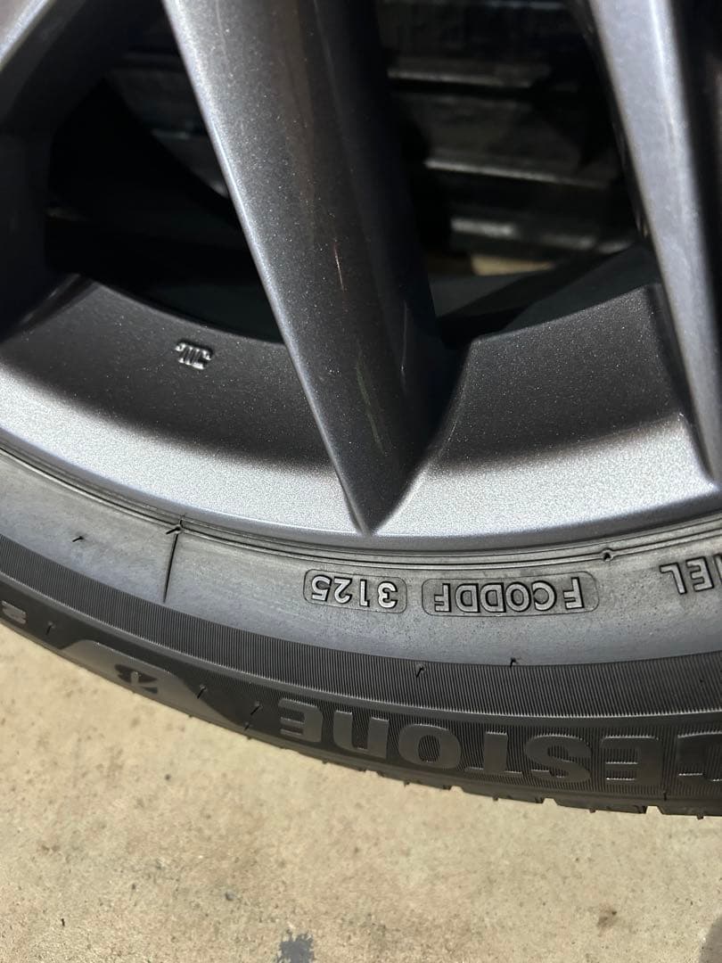レクサスLexus LBX純正アルミ 17インチスタッドレスタイヤ走行数十キロ